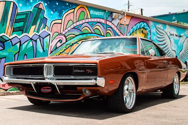 Với ý tưởng đem hiệu năng của mẫu xe Dodge Charger cổ điển trở nên tương đương với "hậu bối" của mình, xưởng độ Bumbera Performance tới từ Mỹ đã nảy ra ý tưởng "phẫu thuật" hệ động lực của Charger Hellcat hiện đại vào Charger 1969.