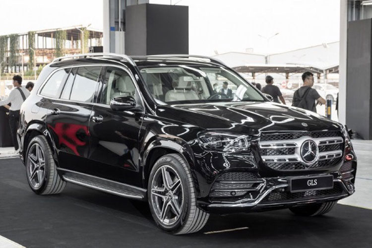 Mercedes-Benz Viet Nam lien tuc trieu hoi nam 2022, gia van tang khung-Hinh-2