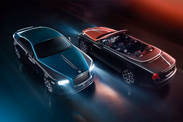  Hãng xe sang Rolls-Royce vừa công bố bộ sưu tập Black Badge Adamas mới, được xem là một phiên bản còn "huyền bí" hơn cả bộ sưu tập Black Badge nổi tiếng của hãng. Xe sở hữu cấu trúc sợi carbon cao cấp và điểm xuyết bằng những viên kim cương đen.