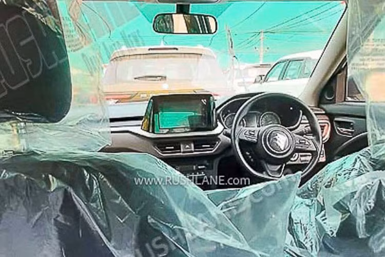 Dự đoán nội thất của Suzuki Grand Vitara 2022. sẽ có những trang bị giống Toyota Urban Cruiser Hyryder 2022 như màn hình thông tin giải trí dạng cảm ứng 9 inch, màn hình hiển thị thông tin kính lái, bảng đồng hồ kỹ thuật số, cửa sổ trời toàn cảnh Panorama,...