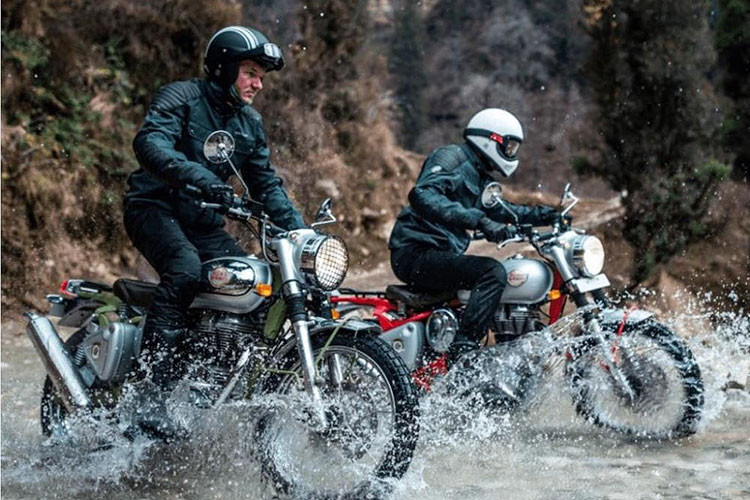 Tại thị trường Ấn Độ, giá xe Royal Enfield Bullet Trials 350 khởi điểm từ 162.345 Rupee (khoảng 54 triệu đồng). Trong khi đó phiên bản 500 có giá đắt hơn là 207.104 Rupee (tương đương 70 triệu đồng).