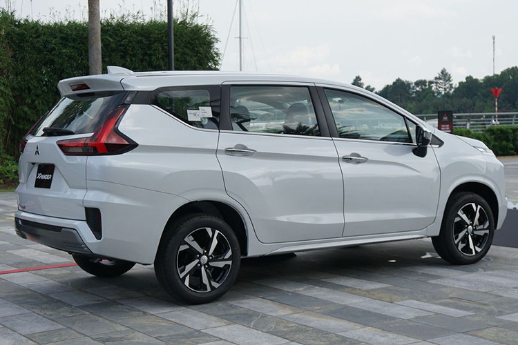 Cung cấp sức mạnh cho xe là động cơ 1,5 lít có công suất cực đại 105 mã lực và mô-men xoắn cực đại 141Nm. Các tính năng an toàn cho xe bao gồm: hệ thống chống cứng bó phanh ABS, phân phối lực phanh điện tử, hỗ trợ lực phanh khẩn cấp, cân bằng điện tử &amp; kiểm soát lực kéo, khởi hành ngang dốc,…