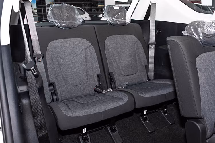 Tuy có giá bán tốt nhất phân khúc và trang bị hiện đại như hệ thống hỗ trợ lái ADAS trên bản Cao cấp, nhưng Stargazer X vẫn chưa tạo được bước đột phá. Một trong những nguyên nhân chính là thiết kế có xu hướng MPV, chưa theo phong cách "SUV hóa" như các đối thủ.