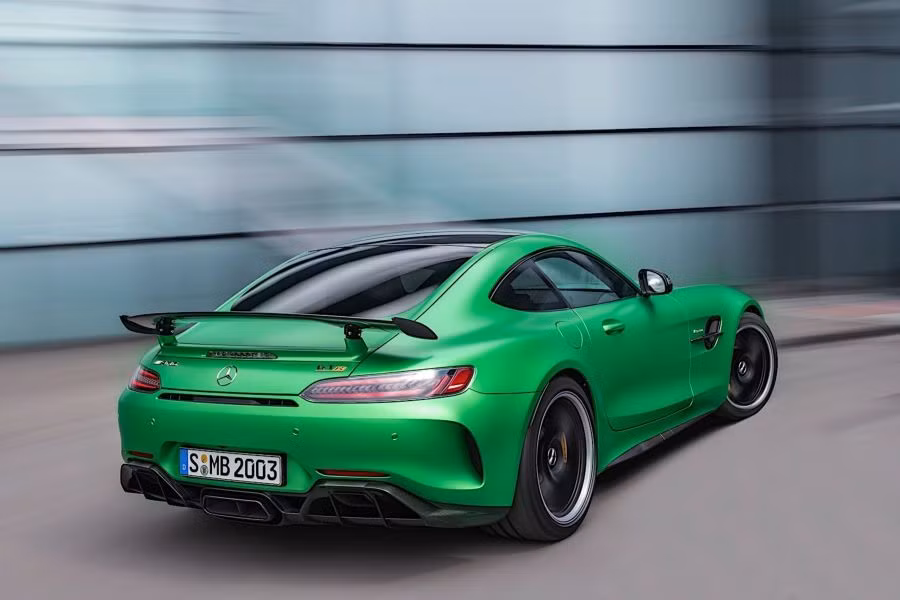 Theo đại diện của hãng xe sang Mercedes-Benz, ông Michael Bauer, giám đốc nhà máy Sindelfingen chia sẻ, "Chúng tôi có đội ngũ nhiều kinh nghiệm và kỹ năng giỏi, chúng tôi rất tự hào về điều đó."