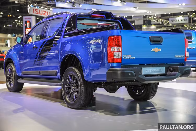 Chiếc xe xuất hiện ở triển lãm có màu xanh Blue Me Away mới. Ngoài ra còn có 5 màu sắc khác là Pull Me Over Red, Black Meet Kettle Metallic, Summit White, Satin Steel Grey Metallic và Auburn Brown Metallic, kể đến đề-can màu đen trên nắp capo với biểu tượng là logo High Country.