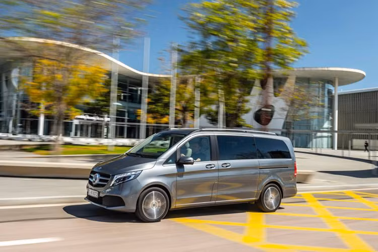 Dòng xe đang có doanh số giảm rõ rệt trong những năm gần đây. Tính tới thời điểm hết năm 2018, tổng cộng có tới 209.000 chiếc V-Class đã được bán ra trên toàn cầu, trong đó, lượng xe bán ra trong năm 2018 là ấn tượng nhất với khoảng 64.000 chiếc.