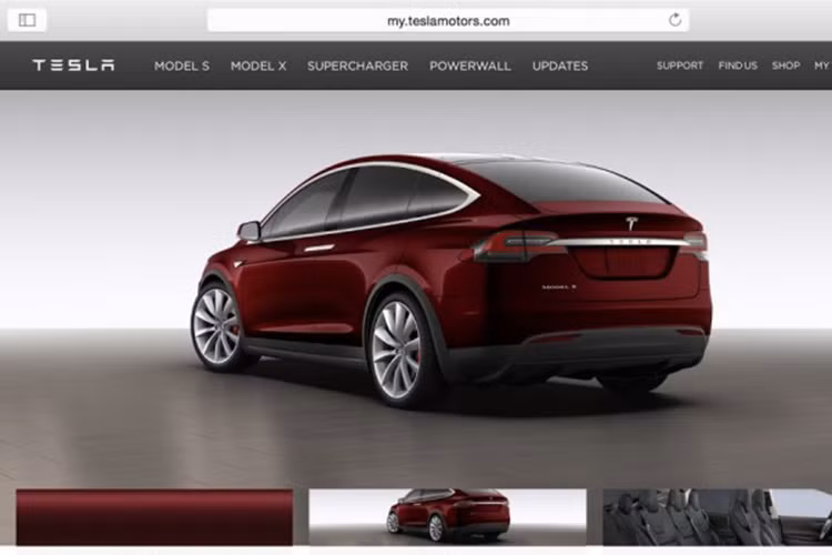 Tesla Model X cũng nhận được chế độ bán tự hành Autopilot. Các khách hàng mua Model X cũng được hưởng chế độ sử dụng miễn phí các trạm sạc điện nhanh Supercharger của Tesla.