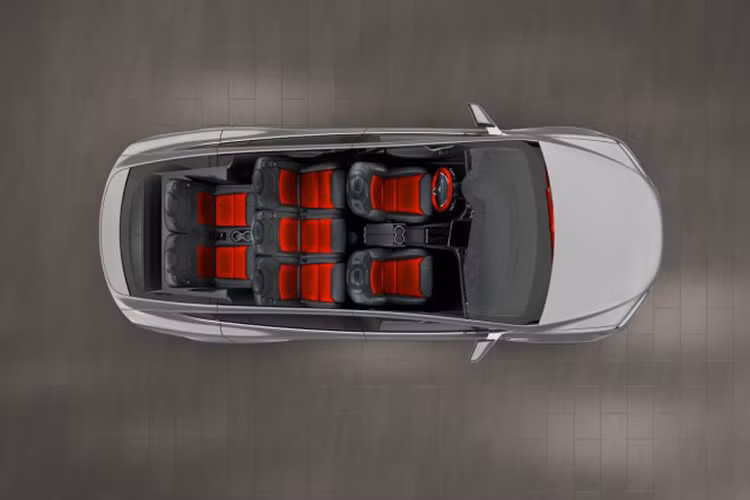 Ở phiên bản S, nhìn từ trên xuống bạn có thể thấy rõ thiết kế bên trong nhỏ hơn, mặc dù vẫn có 3 hàng ghế nhưng hàng cuối cùng nhỏ hơn, chỉ có 2 chỗ ngồi.