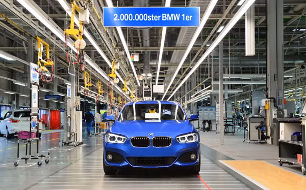 Chiec BMW 1-Series thu 2 trieu ra doi