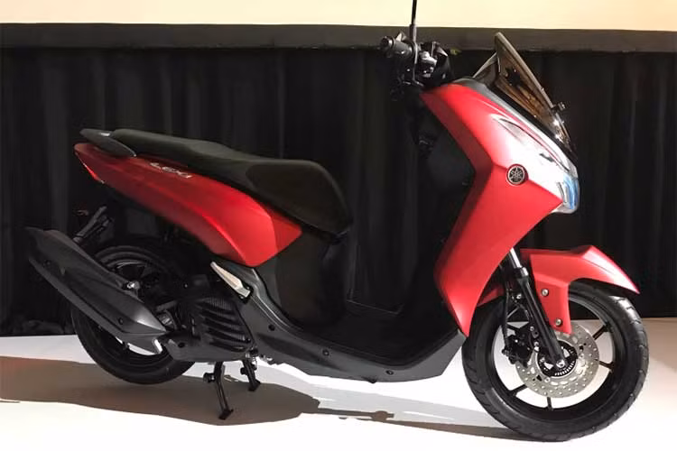 Tại thị trường Indonesia, Yamaha LEXi 125 2018 sẽ được bán chính thức từ tháng 2 tới với giá khởi điểm 20 triệu Rupiah (tương đương 31,7 triệu đồng). Theo kế hoạch của hãng xe Nhật, sau khi ra mắt, Yamaha Lexi 125 sẽ được phân phối tại các thị trường khác trong khu vực Đông Nam Á bắt đầu từ quý I năm 2018.