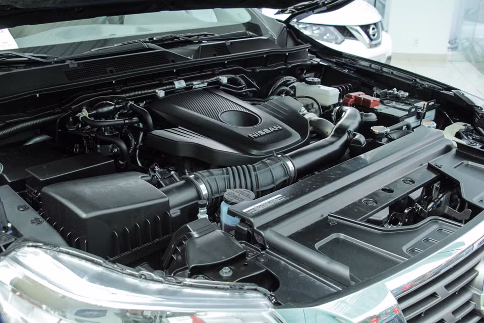 Đợt hàng đầu tiên của Nissan Navara 2018 về đại lý không nhiều. Tuy nhiên, lượng xe về sẽ trở nên dồi dào vào khoảng tháng 9. Cùng với đó, mẫu bán tải Toyota Hilux 2018 sẽ về Việt Nam vào khoảng tháng 8, Ford Ranger 2018 cũng sẽ về vào khoảng tháng 9-10 khiến cho thị trường bán tải trở nên sôi động với sự cạnh tranh, giảm giá của các đại lý.