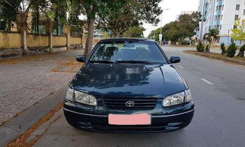 Toyota Camry, Land Cruiser cu thanh ly chi tu 14,5 trieu dong