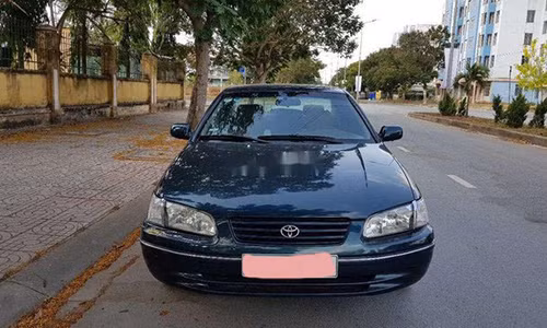 Toyota Camry, Land Cruiser cu thanh ly chi tu 14,5 trieu dong