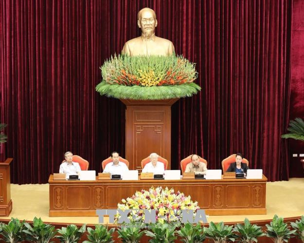 Các đồng chí lãnh đạo Đảng, Nhà nước chủ trì Phiên thảo luận về Đề án cải cách chính sách tiền lương. Ảnh: Trí Dũng/TTXVN