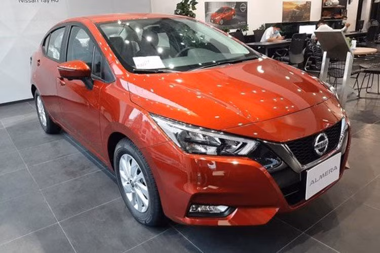 Nissan Almera giam gia manh, chi con 469 trieu dong tai Viet Nam