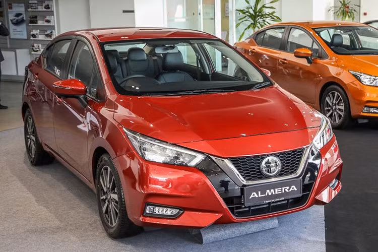 Nissan Almera giam gia manh, chi con 469 trieu dong tai Viet Nam-Hinh-3