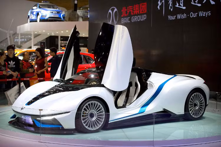 Siêu xe này có khả năng đạt 0-100 km/h chỉ trong dưới 3 giây và đạt tốc độ tối đa 260 km/h. Theo hãng xe BAIC cho biết, hãng này có thể sẽ bán chính thức Arcfox-7 tại Trung Quốc vào cuối năm nay và dự định cạnh tranh với thương hiệu Tesla của Mỹ.