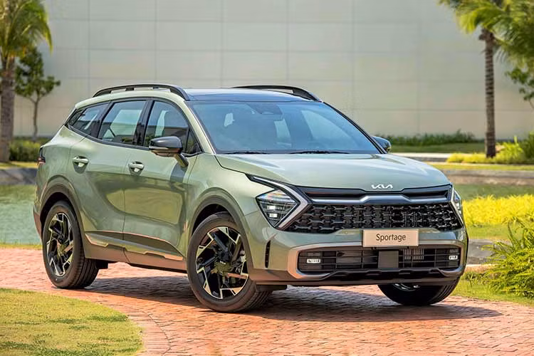  KIA Sportage: Giá lăn bánh 842 triệu đồng-1,1 tỷ đồng KIA Sportage có tới 8 phiên bản, giá từ 799 triệu đồng-1,019 tỷ đồng nhưng số tiền thực tế mà người mua phải chi ra khoảng 842 triệu đồng-1,1 tỷ đồng dù đã được Chính phủ hỗ trợ 50% lệ phí trước bạ. 