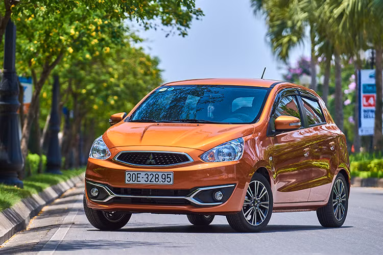 Hiện tại, Mirage được phân phối tại thị trường ôtô Việt với 4 phiên bản khác nhau, đi kèm giá bán dao động từ 370 đến 475 triệu đồng. Nếu hưởng ưu đãi về thuế, chắc chắn đây sẽ là mẫu xe cỡ nhỏ đáng để lựa chọn. 