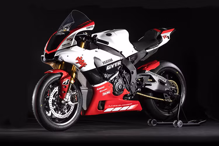 Các khách hàng mua xe Yamaha R1 GYTR sẽ được Yamaha mời đến sự kiện Yamaha Racing Experience 2019, tại đây các chuyên gia cũng như các tay đua chuyên nghiệp sẽ chỉ dẫn cho khách hàng cách sử dụng cũng như khai thác hết tiềm năng và sức mạnh của siêu môtô đình đám này.