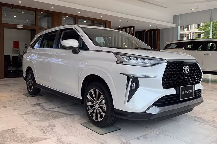 Toyota Veloz Cross bat ngo giam gia ban gan 40 trieu dong