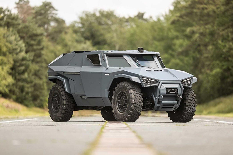 Trên thực tế, Scarabee là một ứng cử viên để thay thế đội xe thiết giáp cỡ nhẹ 725 của Pháp vào năm 2025. Giá xe Arquus Scarabee hiện vẫn chua được nhà sản xuất này công bố chính thức.