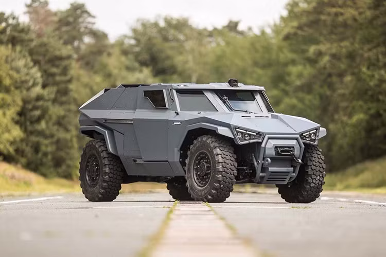 Trên thực tế, Scarabee là một ứng cử viên để thay thế đội xe thiết giáp cỡ nhẹ 725 của Pháp vào năm 2025. Giá xe Arquus Scarabee hiện vẫn chua được nhà sản xuất này công bố chính thức.