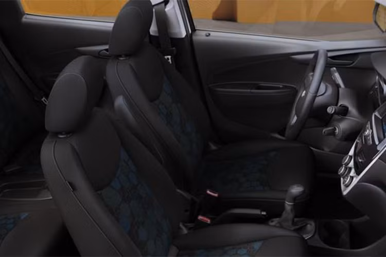 Hãng xe hơi Chevrolet bổ sung tính năng an toàn mới như hệ thống phanh tự động khi phát hiện va chạm phía trước LSFAB (Low Speed Front Automatic Braking), hệ thống cảnh báo trước va chạm FCA (Forward Collision Alert) và cảnh báo chệch làn đường LDW (Lane Departure Warning).