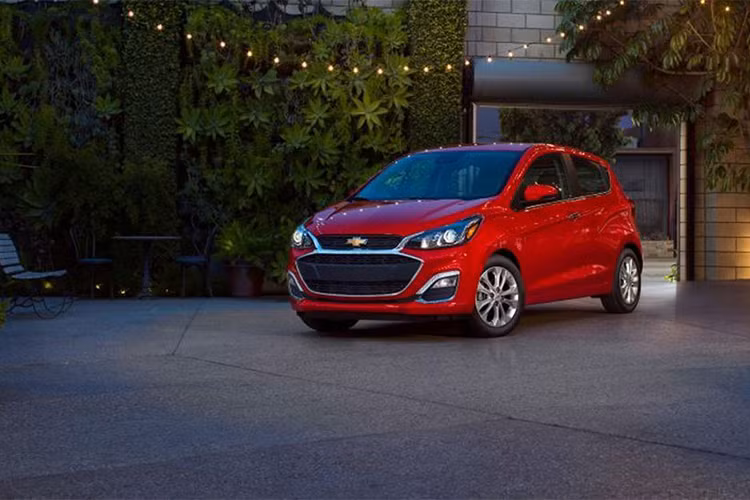 Là phiên bản cải tiến facelift nên kiểu dáng và nội thất của chiếc xe không thay đổi quá nhiều so với hiện tại. Do vậy cụm động cơ giống phiên bản cũ, loại 1,4 lít 4 xi-lanh Ecotec, công suất 98 mã lực, mô-men xoắn cực đại 127,4 Nm. Tùy chọn số sàn 5 cấp hoặc hộp số CVT.