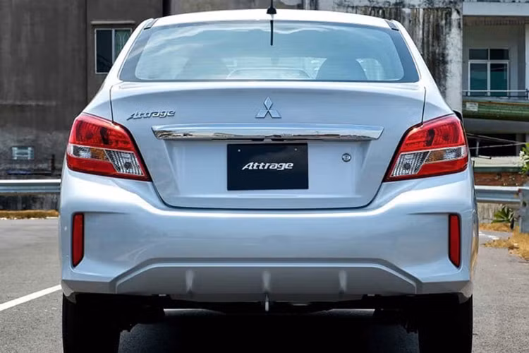 Song, có lẽ nhờ vào yếu tố thương hiệu, mức giá rẻ nhất phân khúc (từ 380 triệu đồng) cùng không gian rộng rãi và khả năng tiết kiệm nhiên liệu tốt nên kết quả bán xe Attrage vẫn khá ổn định, đạt 1.571 chiếc trong 8 tháng của năm 2024.