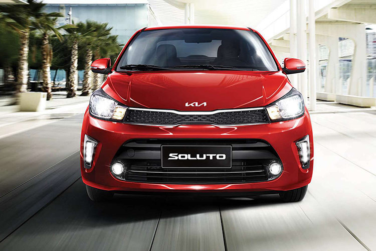 Có lẽ sự chậm tiến khiến KIA Soluto dù sở hữu lợi thế về giá bán khi rẻ gần nhất nhóm (từ 389 triệu đồng) nhưng doanh số lại khá lẹt đẹt, thậm chí đứng cuối đội và không ít lần bị gọi tên vào top bán ít nhất thị trường. Kết thúc 8 tháng của năm 2024, chỉ có 243 chiếc Soluto được bàn giao tới khách hàng Việt.