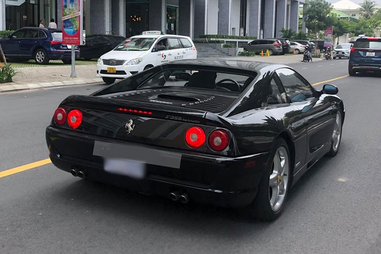 Trong năm 2022, ông Đặng Lê Nguyên Vũ đã chi hơn 1.000 tỷ đồng để mua sắm xe, phần nhiều trong số này dành cho các siêu xe mà doanh nhân đến từ Tây Nguyên rất yêu thích, trong đó, ông đã bỏ ra hơn 120 tỷ đồng để mua nhiều chiếc siêu xe Ferrari đang xuất hiện tại Việt Nam 