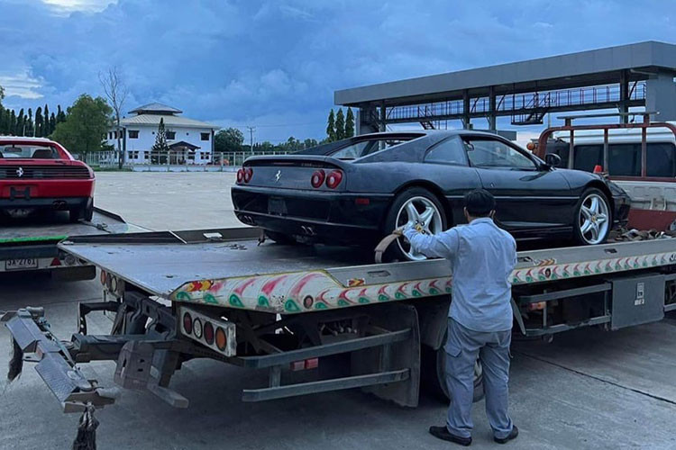 Hãng siêu xe Ferrari đã sản xuất ra 4.871 chiếc F355 Berlinetta trên toàn thế giới, trong đó có đến 3.829 chiếc được trang bị hộp số sàn 6 cấp và 1.042 chiếc Ferrari F355 Berlinetta với hộp số F1, mỗi xe sẽ có thêm logo F1 ở đuôi xe như cách nhận biết so với xe Ferrari F355 Berlinetta trang bị số sàn.