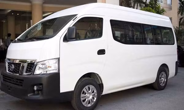 Nissan NV350 Urvan 16 cho sap 