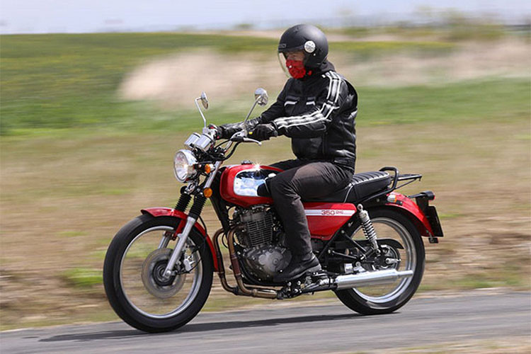 Tại Séc - thị trường "quê nhà" của hãng xe máy Jawa, phiên bản 350 OHC thế hệ mới sẽ được bán với giá 99.930 CZK (tương đương 93 triệu đồng). Được biết, Jawa cũng đang dự định mở rộng thị trường bằng cách đưa dòng xe của mình ra các quốc gia khác như Nga và Anh Quốc...