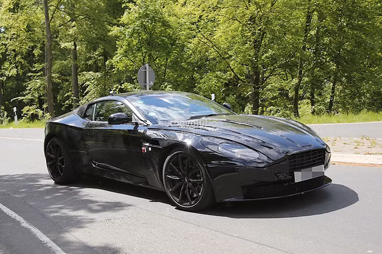 Tuy nhiên, không thể không nghĩ tới khả năng người Đức sẽ dành cho người Anh một bản V12 tăng áp kép đặc biệt, mạnh mẽ hơn hẳn giống như trái tim V12 của Pagani Huayra trước đây.