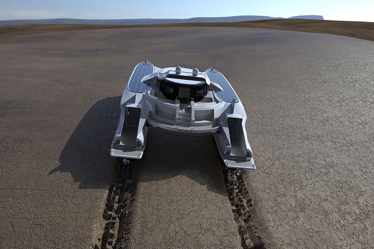 Sau khi hành khách khám phá đất liền xong trong chiếc Cybertruck, họ chỉ cần lái chiếc xe trở lại thang nâng, và leo lên Pagurus. Một tính năng hữu ích khác của con thuyền là nó có thể sạc điện cho chiếc Tesla khi đang di chuyển nhờ các tấm pin mặt trời khổng lồ trên boong - con thuyền cũng có thể thu hồi năng lượng từ các xi-lanh xoắn dưới thân thuyền.