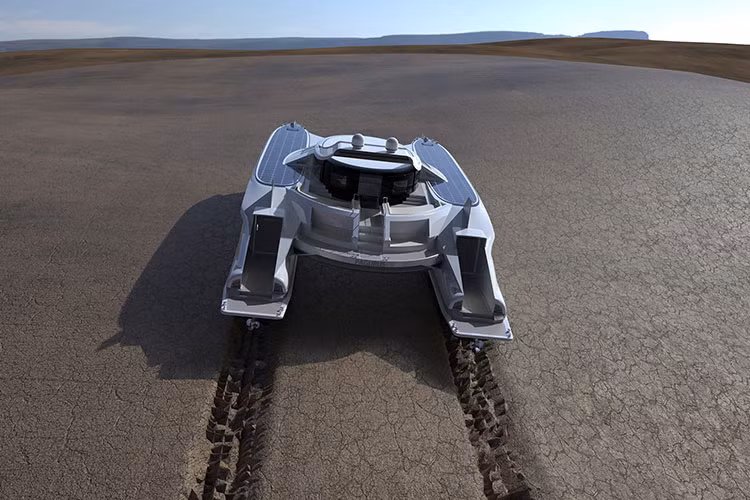 Sau khi hành khách khám phá đất liền xong trong chiếc Cybertruck, họ chỉ cần lái chiếc xe trở lại thang nâng, và leo lên Pagurus. Một tính năng hữu ích khác của con thuyền là nó có thể sạc điện cho chiếc Tesla khi đang di chuyển nhờ các tấm pin mặt trời khổng lồ trên boong - con thuyền cũng có thể thu hồi năng lượng từ các xi-lanh xoắn dưới thân thuyền.