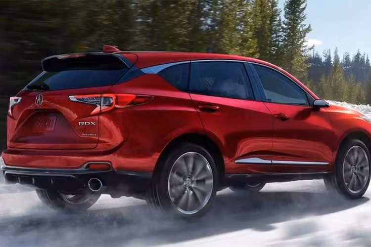 Acura RDX là mẫu crossover SUV hạng sang cỡ trung được Honda sản xuất từ năm 2006, đã trải qua 2 thế hệ. RDX nằm trong phân khúc cạnh tranh với những đối thủ hiện nay như Mercedes-Benz GLC, Audi Q5, Volvo XC60, BMW X3, Infiniti Q50, Lexus NX...