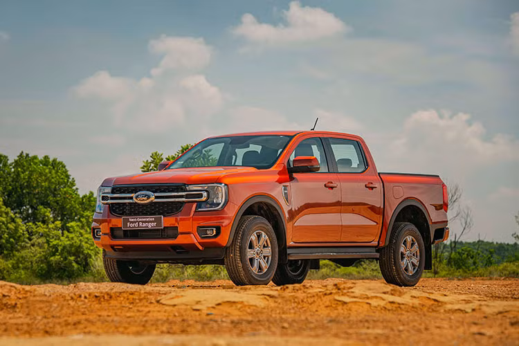 Phải tới 26/8/2022 mới chính thức ra mắt tại nhà máy Ford Hải Dương, nhưng mới đây Ford Ranger thế hệ mới đã bất ngờ được Ford Việt Nam chính thức công bố giá bán để chuẩn bị giao tới tay khách hàng Việt Nam vào cuối tháng 9/2022.