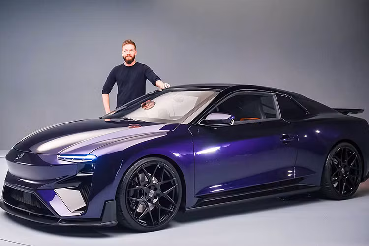 Bên trong cấu trúc bằng nhôm và thép, AIWAYS U5 được quảng cáo là có 185 mã lực từ các mô tơ điện, cự li di chuyển khoảng 458 km, và có trang bị một cụm pin trí tuệ nhân tạo để kéo dài cự li thêm 100 km nữa.