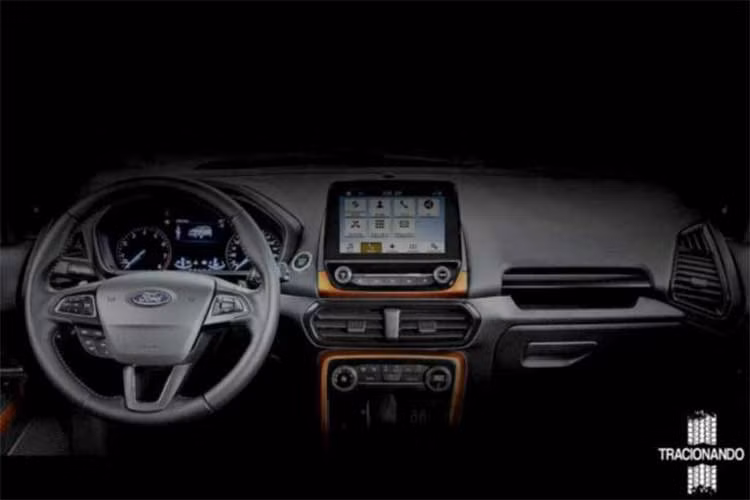 Bên trong cabin, phiên bản này sẽ có các ghế ngồi bọc trong da màu đen bóng, trong đó các hàng ghế trước còn có chữ Storm dập nổi trên lưng ghế. Nhiều chi tiết trang trí trong xe cũng sẽ có màu sơn cam nổi bật. Cửa sổ trời là trang bị tùy chọn của EcoSport Storm.