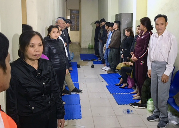 Hơn 10 phụ nữ bị bắt giữ trong sới bạc 'khủng'.