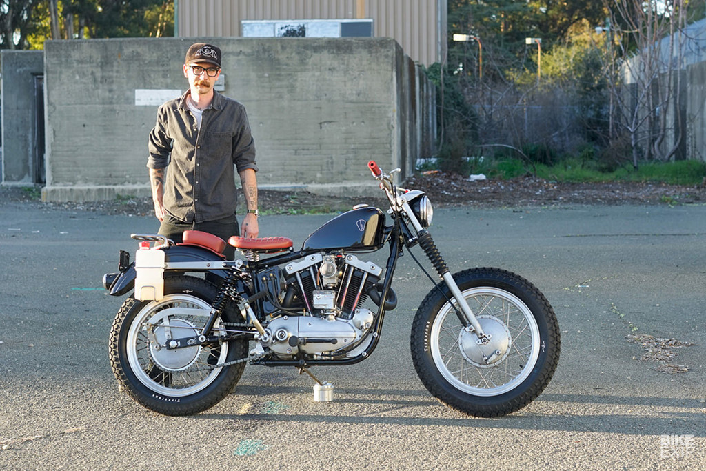 Jared gọi nó là “Zardoz” theo tên bộ phim khoa học viễn tưởng. Sau hàng giờ kiểm tra, làm sạch, đánh giá độ bền, chiếc Harley-Davidson Zardoz độ cuối cùng có thể vi vu êm ái trên các xa lộ. Ngoài ra, lớp vỏ cần đẩy bằng thủy tinh chịu nhiệt là điểm đột phá trong làng xe độ hiện nay.