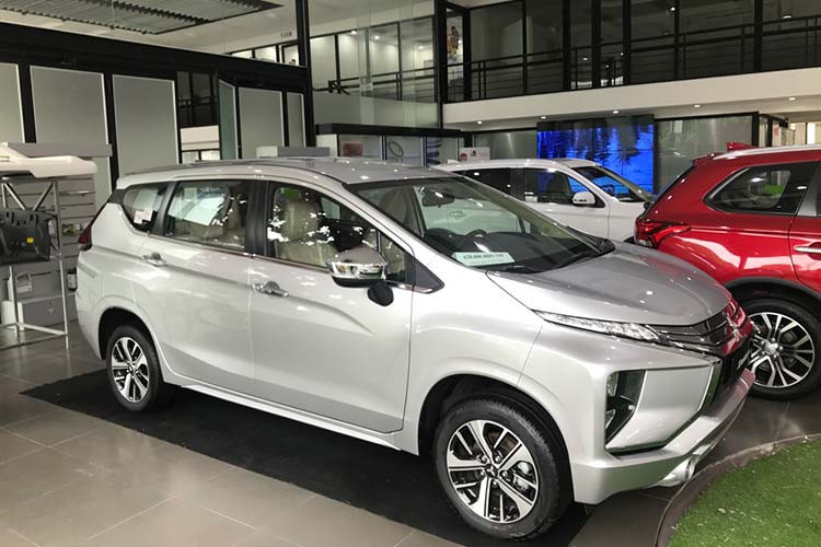 Trong đó Mitsubishi Xpander vẫn là cái tên đáng chú ý nhất khi xuất sắc bảo vệ thành công ngôi vị xe bán chạy nhất Việt Nam từ ông vua doanh số Toyota Vios. Tháng 11, Mitsubishi Xpander đạt doanh số 2.692 xe, đã tăng 63 xe so với tháng trước. Tuy mức tăng trên là không đáng kể nhưng Xpander vẫn đang cho thấy sức hút mạnh mẽ của mình. 