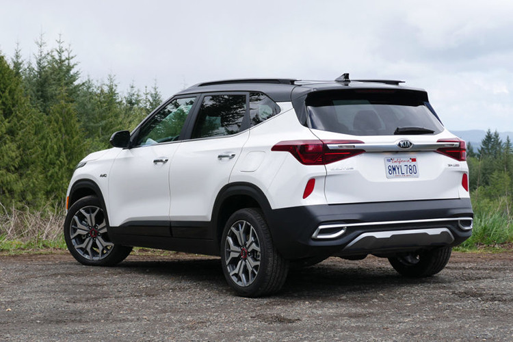 Việc lắp ráp CKD sẽ giúp tân binh này tạo được sức hút khi chính thức ra mắt bởi nếu được lắp ráp, Kia Seltos cũng sẽ giống như Hyundai Kona và Ford EcoSport, đều thuộc diện hưởng mức giảm 50% lệ phí trước bạ trong năm 2020 theo như Nghị định 70/2020/NĐ-CP mới được chính phủ ban hành.