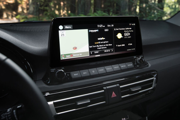 Từ cuối năm 2019 cho đến nay, Kia Seltos đã liên tục ra mắt tại các thị trường trong khu vực Đông Nam Á như Philippines, Singapore và Indonesia. Mẫu xe này được phát triển dựa trên cơ sở gầm bệ chung với Hyundai Kona cho chiều dài 4.375 mm, rộng 1.800 mm, cao 1.615 mm nếu không có baga nóc và chiều dài cơ sở mức 2.630 mm, hứa hẹn một không gian nội thất rộng rãi.