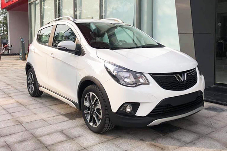 Tuỳ chọn đắt tiền nhất và chỉ có trên các dòng xe cao cấp chính là 6 túi khí với giá lên tới 17,6 triệu đồng. Đây là tuỳ chọn mà bất kì chủ xe nào cũng nên mua để bảo vệ chính mình cũng như người ngồi trên xe trong những tình huống không may. Dù vậy, nếu không có tuỳ chọn này, Fadil vẫn có 2 túi khí cơ bản phía trước.