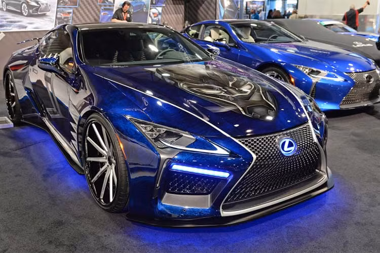 Là một trong ba dự án lớn đánh dấu chặng đường sản xuất phim của Marvel Studio, “Black Panther” là bộ phim bom tấn mở màn cho dịp Tết 2018 cũng như tuyệt phẩm được nhiều khán giả mong chờ nhất. Đáng chú ý trong siêu phẩm này có sự xuất hiện của siêu coupe Lexus LC500.