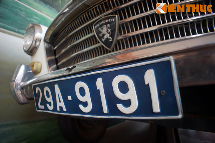 Sau khi cập cảng Hải Phòng ngày 8/3/1964, những chiếc xe Peugeot 404 này đã được đưa về Hà Nội để phục vụ việc đi lại của Chủ tịch Hồ Chí Minh và các phòng ban khác nhau của Chính phủ Việt Nam.